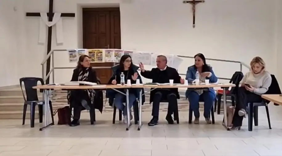 Girifalco, abusivismo edilizio e taglio del bosco Rimitello: è scontro in Consiglio (VIDEO) images Girifalco, abusivismo edilizio e taglio del bosco Rimitello: è scontro in Consiglio (VIDEO)