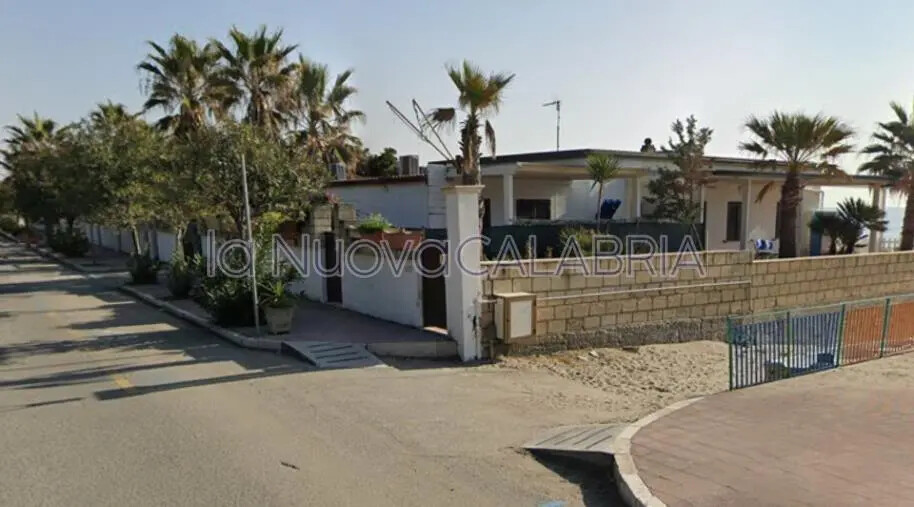 Rilevata opera abusiva al lido "Pirghos" di Squillace: il Comune ordina la demolizione images Rilevata opera abusiva al lido "Pirghos" di Squillace: il Comune ordina la demolizione