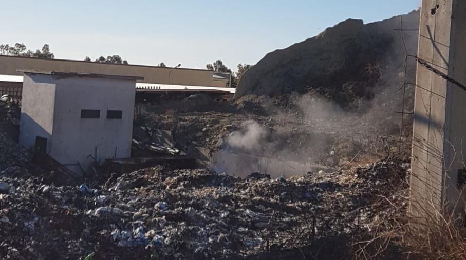 images Deposito in fiamme a Squillace. Tutta l'opposizione chiede un consiglio comunale urgente