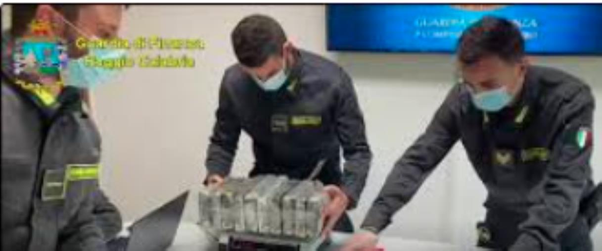 Gioia Tauro capitale della cocaina: sequestrati 654 chili di stupefacenti al porto  images Gioia Tauro capitale della cocaina: sequestrati 654 chili di stupefacenti al porto