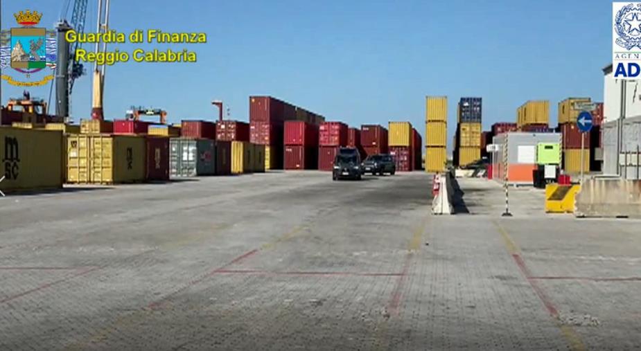 images Sequestrati nel porto di Gioia Tauro oltre 108 chili di cocaina: avrebbe fruttato circa 22 milioni