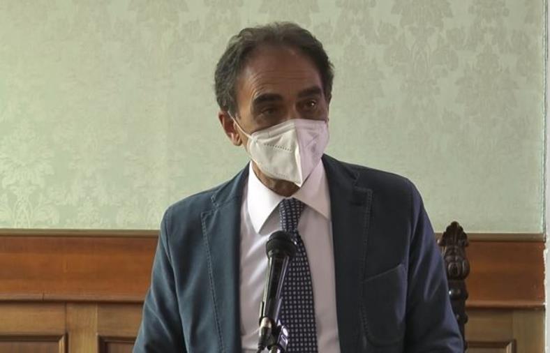 images Scuole chiuse. "Difficoltà di tracciamento e 53 casi positivi". Il testo della nuova ordinanza di Abramo 