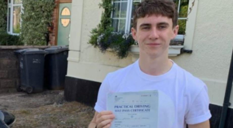 Un 19enne inglese si risveglia dal coma dopo quasi un anno e scopre la pandemia images Un 19enne inglese si risveglia dal coma dopo quasi un anno e scopre la pandemia