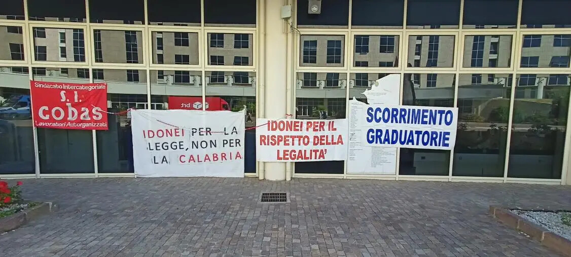 “Annunziata” Cosenza, pressioni dal Si Cobas Calabria per le assunzioni del personale Oss images “Annunziata” Cosenza, pressioni dal Si Cobas Calabria per le assunzioni del personale Oss