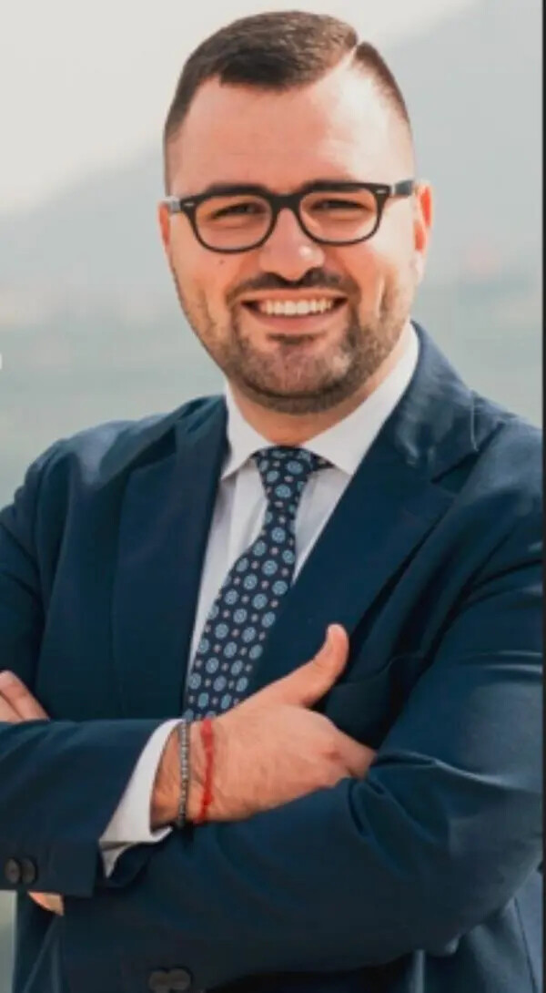 images Petilia Policastro, manifesto di condoglianze del Comune per uno dei killer di Lea Garofalo 