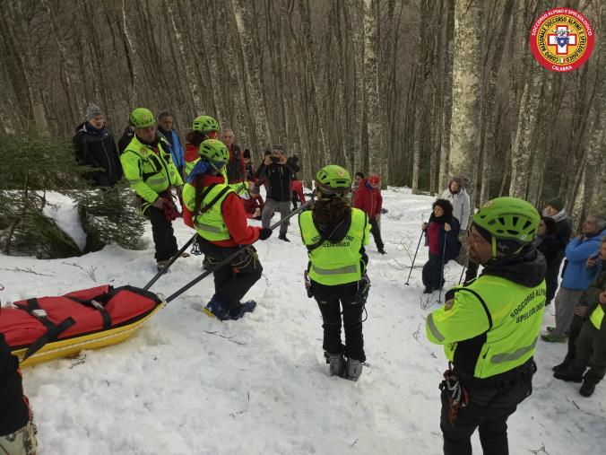 Incidenti in montagna, a Gambarie si fa prevenzione con il Soccorso alpino e speleologico Calabria images Incidenti in montagna, a Gambarie si fa prevenzione con il Soccorso alpino e speleologico Calabria