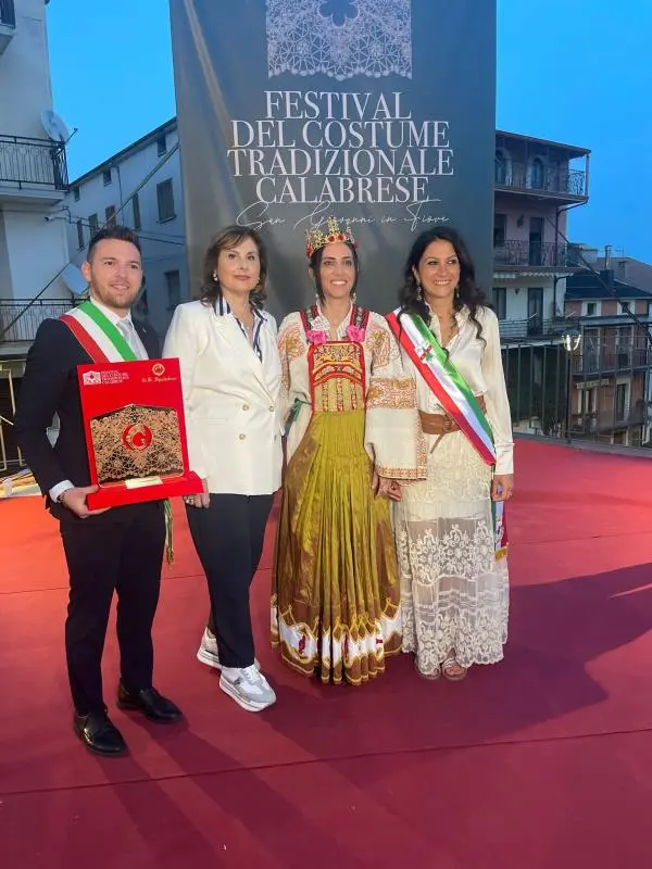 Festival del costume tradizionale calabrese, vince il Comune di Maida images Festival del costume tradizionale calabrese, vince il Comune di Maida