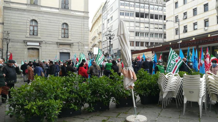 images Catanzaro. Gestione dell'emergenza sanitaria, lavoro e sviluppo: la mobilitazione unitaria dei sindacati