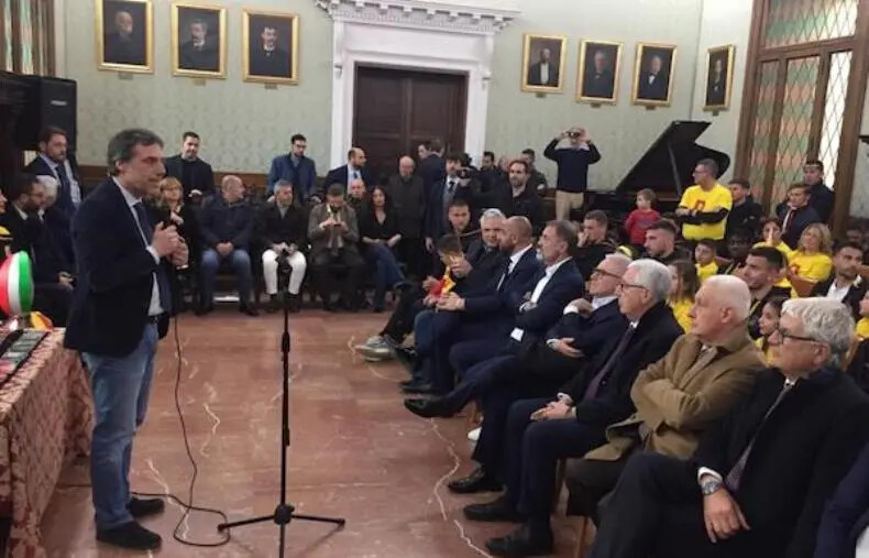 Fiorita premia l'Us Catanzaro 1929: "La promozione in B restituisce orgoglio a questa città" images Fiorita premia l'Us Catanzaro 1929: "La promozione in B restituisce orgoglio a questa città"