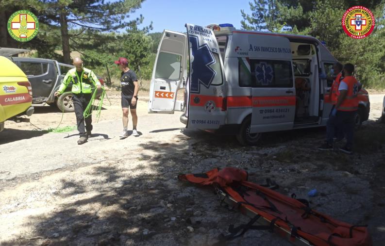 Parco della Sila, biker cade su un sentiero: salvato dal Soccorso alpino images Parco della Sila, biker cade su un sentiero: salvato dal Soccorso alpino