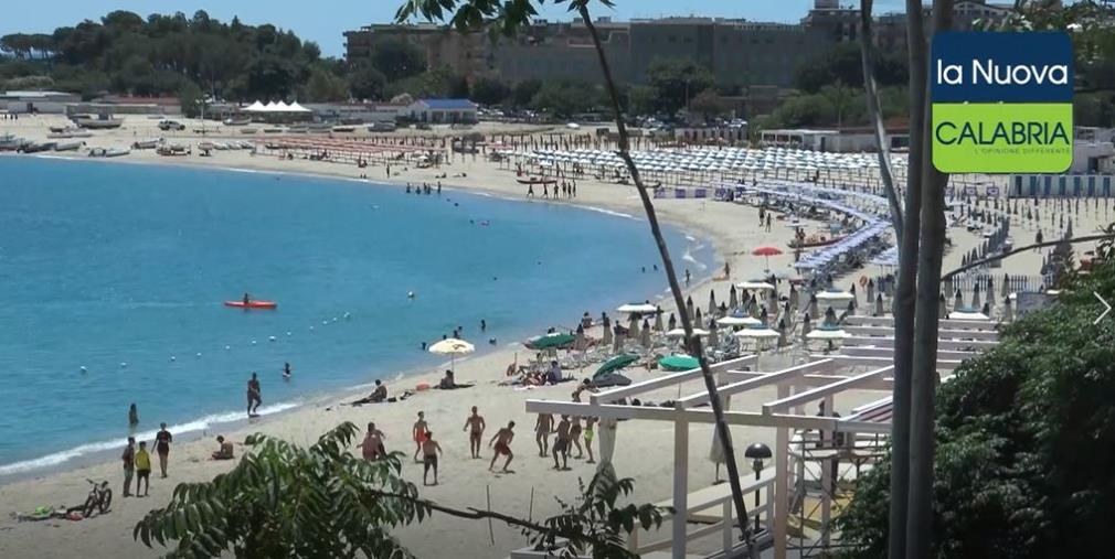 images Scoppia il caso dei lidi a Soverato: Ranieri contro tutti, ma il Tar rinvia la decisione ad aprile 