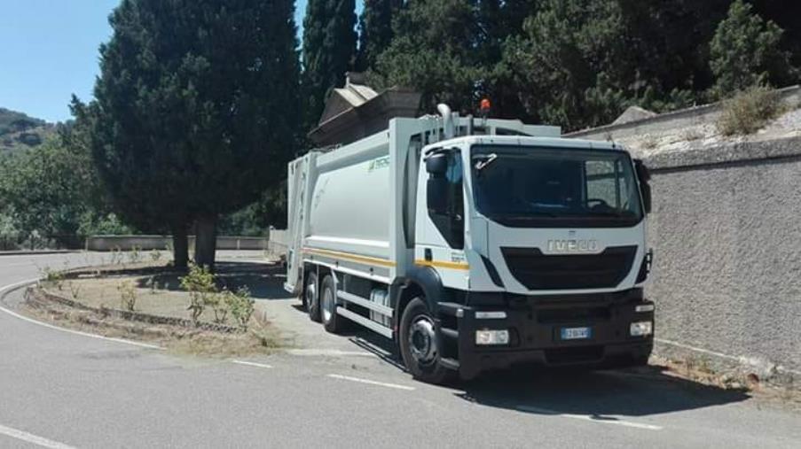 images Coronavirus. A Squillace il sindaco Muccari, per l'emergenza, riapre alla Sieco i garage comunali