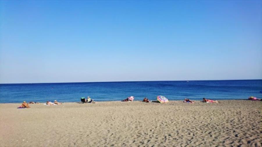 Sequestrati a Vibo 255 ombrelloni e 130 sdraio che occupavano abusivamente la spiaggia libera images Sequestrati a Vibo 255 ombrelloni e 130 sdraio che occupavano abusivamente la spiaggia libera