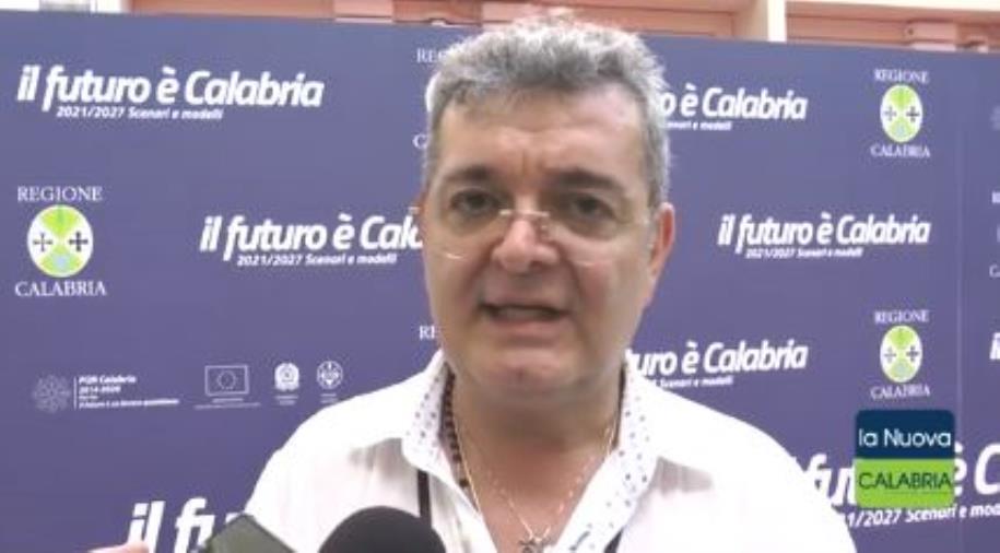 images Spirlì furente con le aziende sanitarie: "Non caricate 23 mila vaccinazioni e non spendono per assumere"