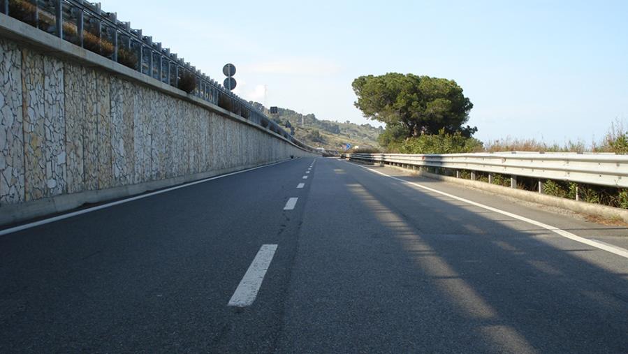 images Regionali, Basta Vittime sulla 106: "Elezioni in Calabria? Pioveranno soldi dal cielo per la statale! Parola del ministro Carfagna"