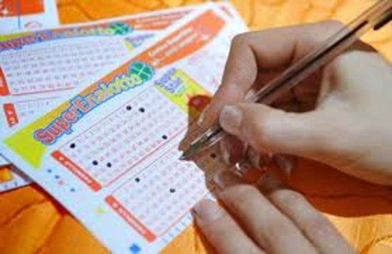 images Superenalotto: centrato 6 a Catanzaro, vinti 40 mila euro. Giocata fortunata nell'estrazione del 9 giugno 