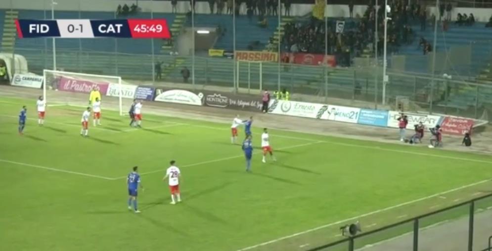 images Catanzaro e Paganese in campo alle 16: le probabili formazioni