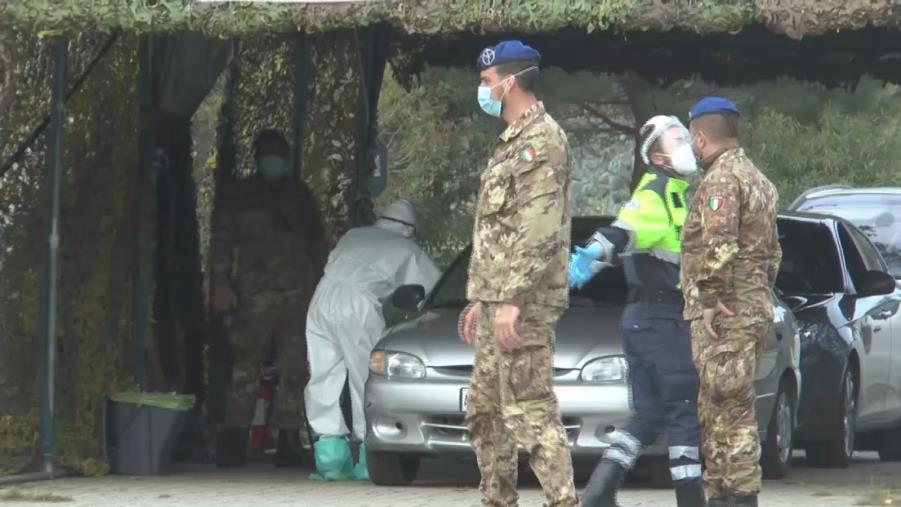 Tensostruttura a Catanzaro. "Eseguiti circa 2300 tamponi molecolari. Possibile uso per il vaccino" images Tensostruttura a Catanzaro. "Eseguiti circa 2300 tamponi molecolari. Possibile uso per il vaccino"