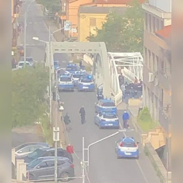 "Catanzaro da Vivere" elogia i poliziotti che hanno salvato un giovane nel quartiere Santa Maria: "Angeli che stanno proteggendo da qualche tempo le nostre vite" images "Catanzaro da Vivere" elogia i poliziotti che hanno salvato un giovane nel quartiere Santa Maria: "Angeli che stanno proteggendo da qualche tempo le nostre vite"