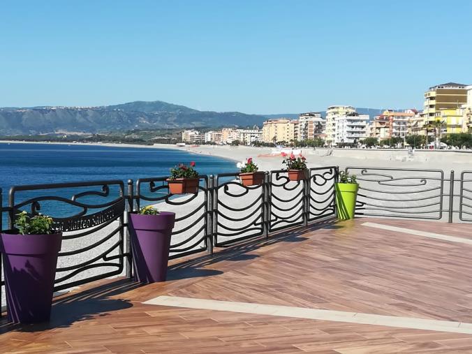 Lungomare di Catanzaro, stanziati 64 mila euro per alcuni interventi di riqualificazione images Lungomare di Catanzaro, stanziati 64 mila euro per alcuni interventi di riqualificazione