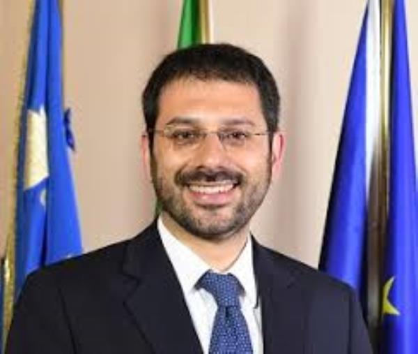 'Ndrangheta a Reggio Calabria, il sottosegretario Tofalo: "La legalità ha bisogno di manutenzione continua" images 'Ndrangheta a Reggio Calabria, il sottosegretario Tofalo: "La legalità ha bisogno di manutenzione continua"