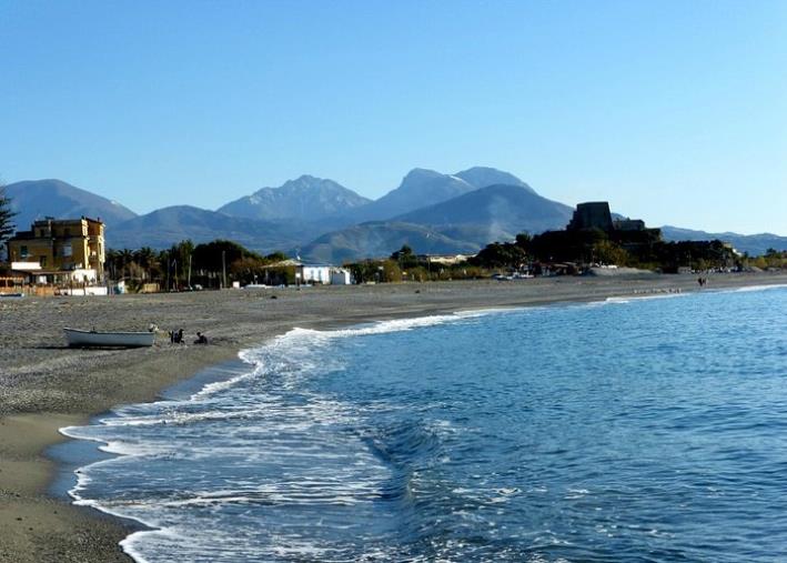 "Marchiati a vita per un post o un tweet critico": lo sfogo di un’imprenditrice alberghiera cosentina images "Marchiati a vita per un post o un tweet critico": lo sfogo di un’imprenditrice alberghiera cosentina