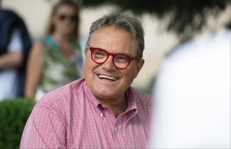 Diffamazione, il noto fotografo Oliviero Toscani condannato dal Tribunale di Vibo Valentia images Diffamazione, il noto fotografo Oliviero Toscani condannato dal Tribunale di Vibo Valentia