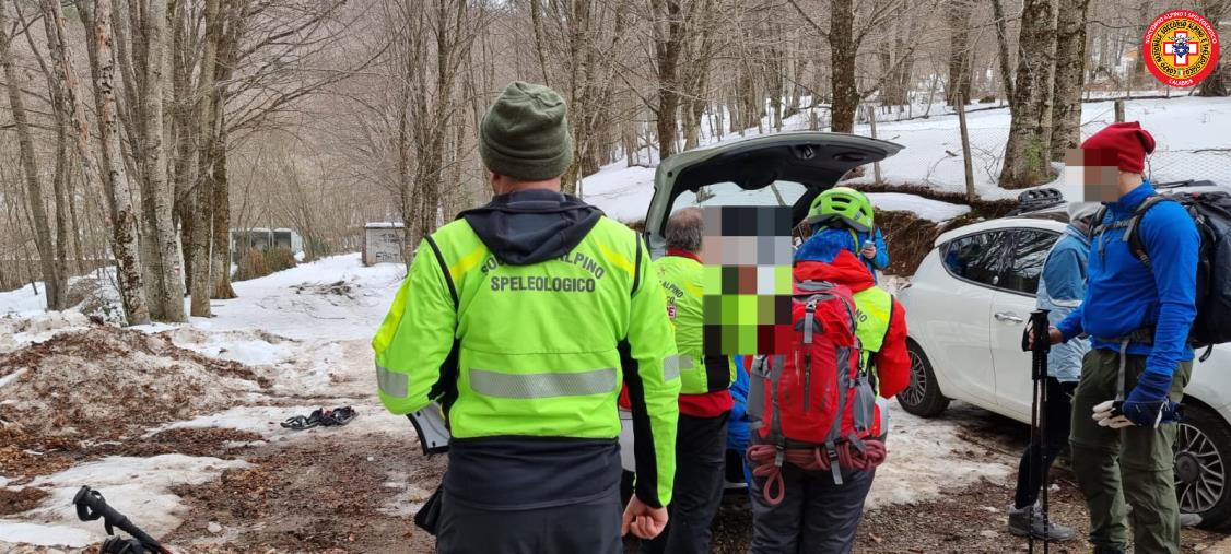 images Gambarie, portato in salvo un escursionista: era scivolato urtando il viso sulle rocce  
