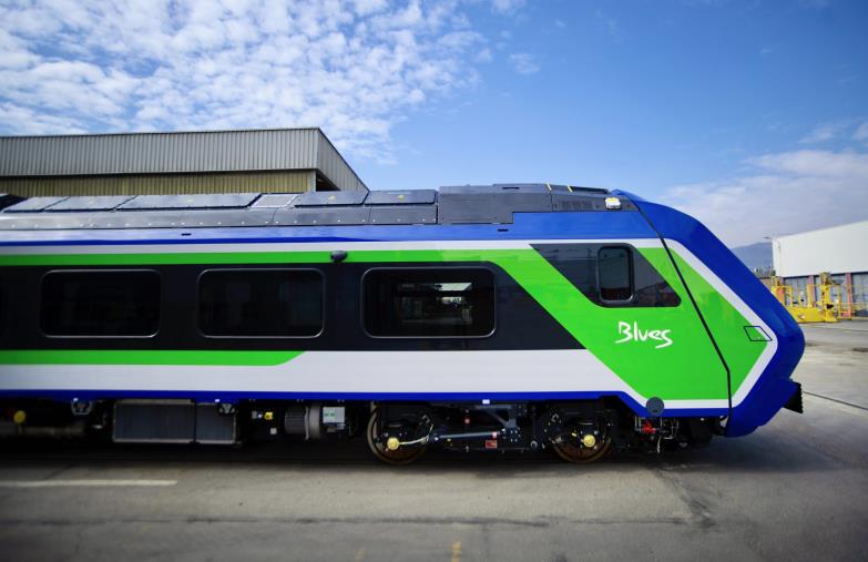 Presentato a Reggio Calabria "Blues", il primo treno ibrido di Trenitalia a tripla alimentazione images Presentato a Reggio Calabria "Blues", il primo treno ibrido di Trenitalia a tripla alimentazione