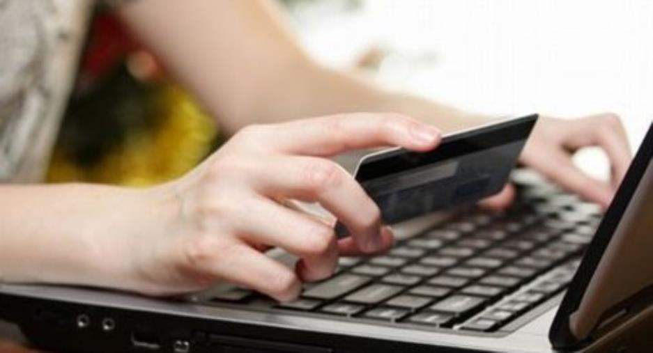 Borgia, compra online una macchina fotografica da 800 euro ma è una truffa: denunciati un cosentino e un reggino images Borgia, compra online una macchina fotografica da 800 euro ma è una truffa: denunciati un cosentino e un reggino