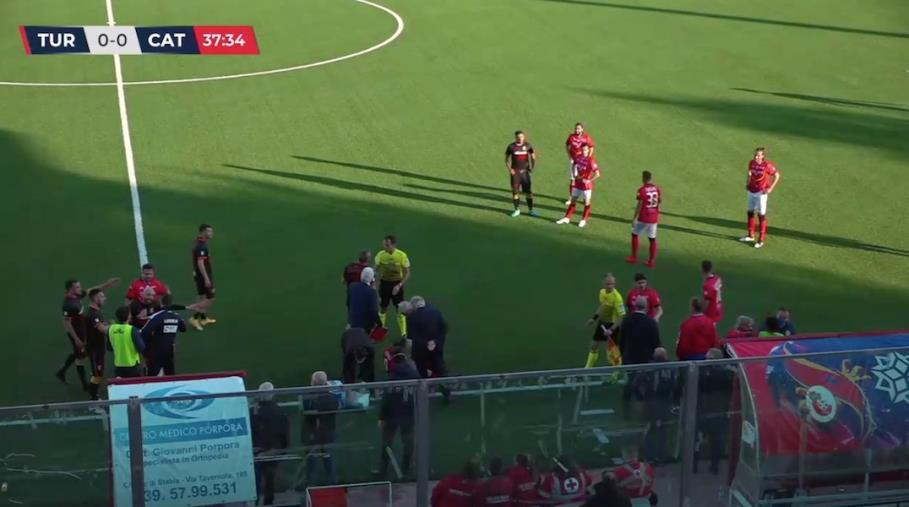 Us Catanzaro 1929, una prova di grande cuore condizionata da scelte arbitrali discutibili images Us Catanzaro 1929, una prova di grande cuore condizionata da scelte arbitrali discutibili