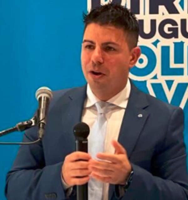 images Imbrattati con scritte vandaliche-intimidatorie i muri e la pavimentazione all’esterno della  UIL di Scalea  