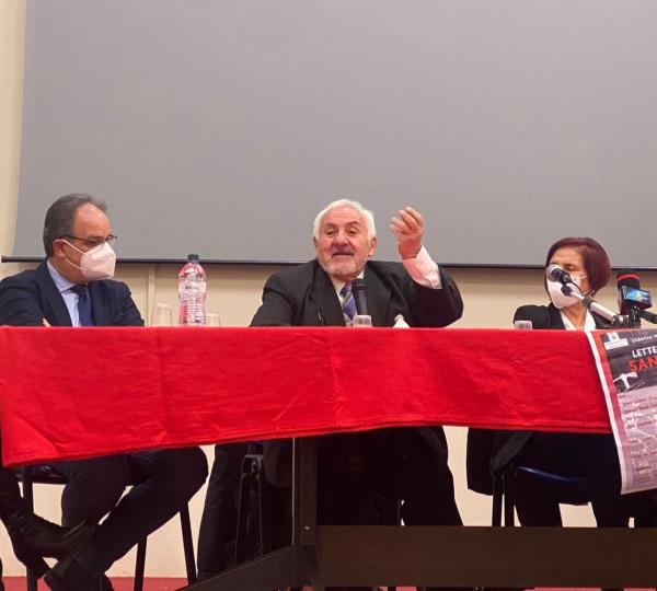 images Ulderico Nisticò “riscrive” la Storia con il suo romanzo “Lettere di sangue”: presentato a Chiaravalle Centrale
