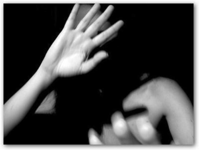 Soveria Mannelli, maltrattamenti in famiglia: allontanato dalla moglie un 26enne rumeno images Soveria Mannelli, maltrattamenti in famiglia: allontanato dalla moglie un 26enne rumeno