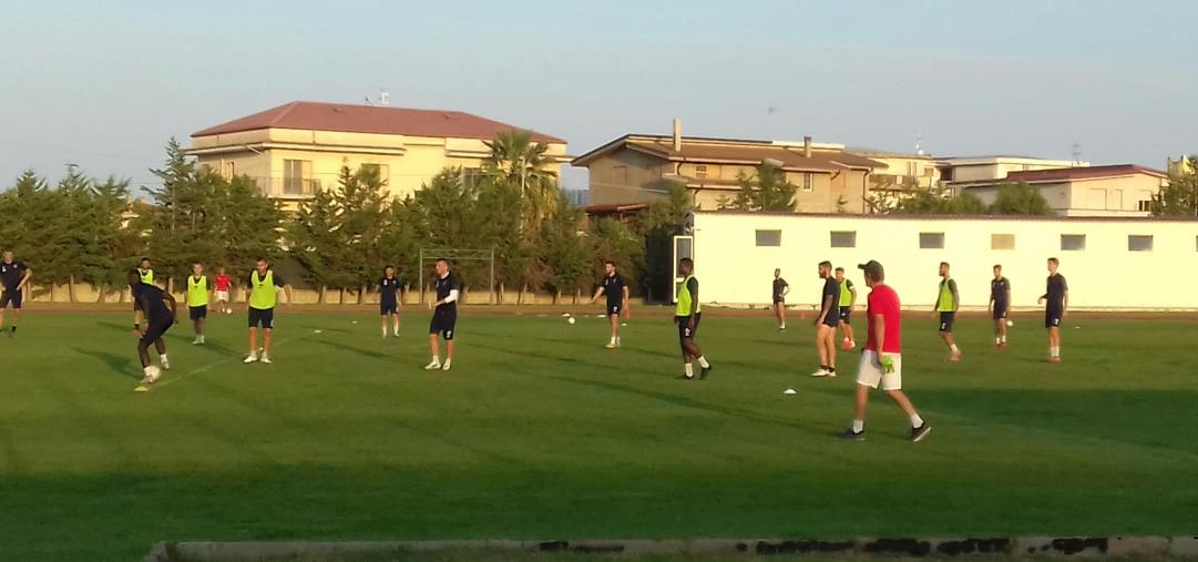 images Incendio in località Frasso Bragò: in fiamme anche rifiuti 
