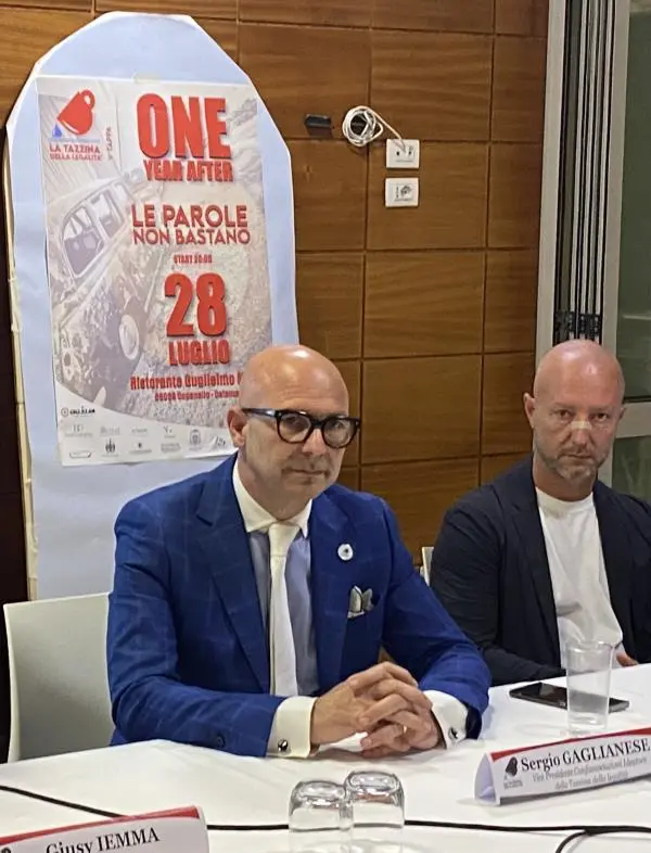 images La Tazzina della legalità: Giuseppe Conte chiude la V tappa ad un anno dall’attentato alla  Guglielmo caffè
