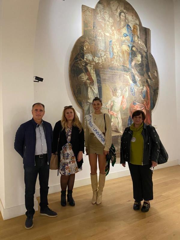 Valeria Mancusi (Miss Universe Calabria-fascia Mediaseven) in visita ad Altomonte images Valeria Mancusi (Miss Universe Calabria-fascia Mediaseven) in visita ad Altomonte