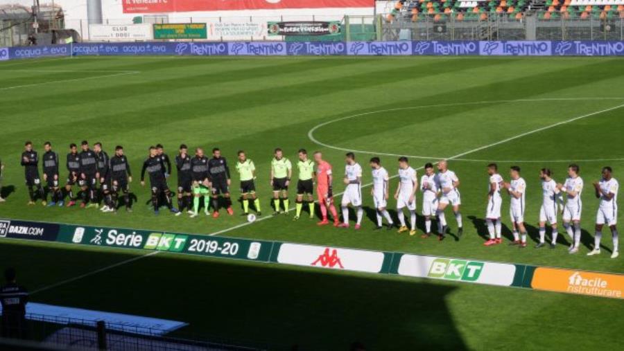 Serie B, Crotone show a Venezia: vince 3-1 e conquista il secondo posto images Serie B, Crotone show a Venezia: vince 3-1 e conquista il secondo posto