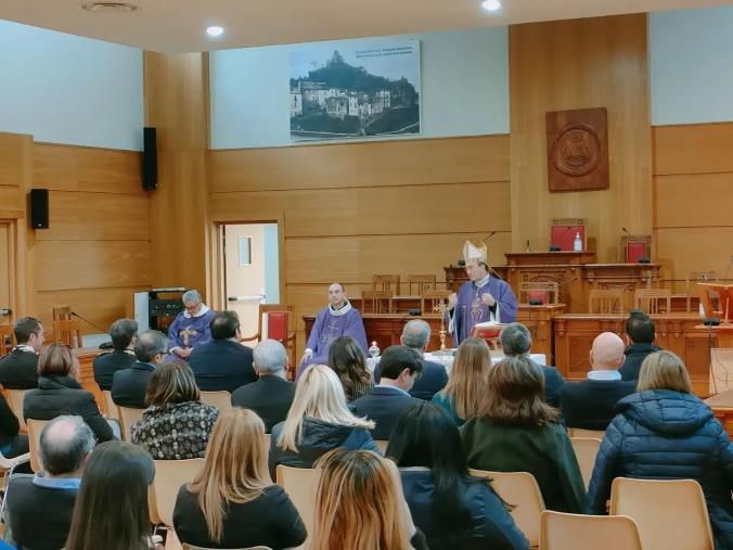 Celebrazione del Natale al Comune di Lamezia, mons. Parisi: "Noi credenti vitalizziamo il mondo con la forza e la gioia del Vangelo" images Celebrazione del Natale al Comune di Lamezia, mons. Parisi: "Noi credenti vitalizziamo il mondo con la forza e la gioia del Vangelo"