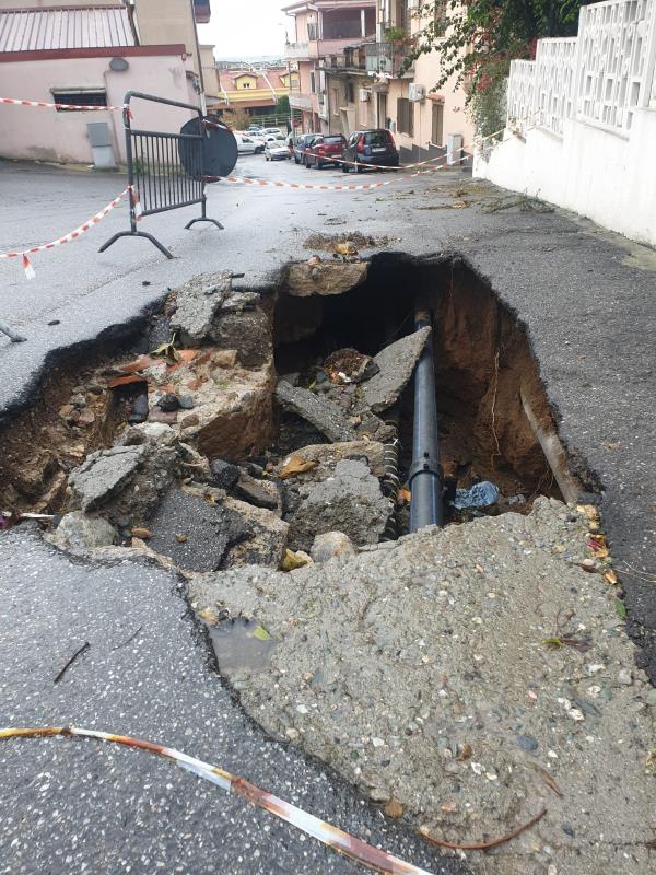 Catanzaro, Catania: "Dopo l'alluvione, nella zona sud, regna ancora caos e disordine"   images Catanzaro, Catania: "Dopo l'alluvione, nella zona sud, regna ancora caos e disordine"