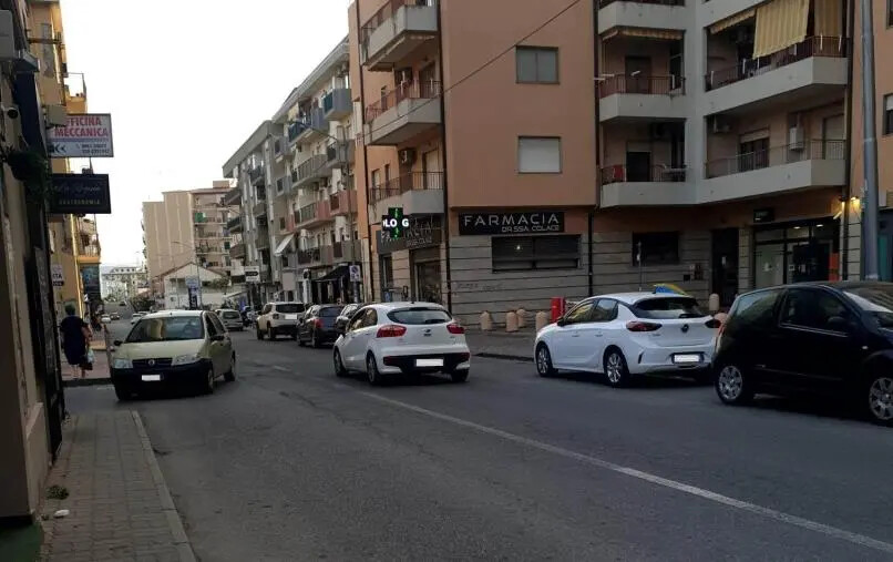 Catanzaro, Riccio chiede il ripristino della segnaletica per la sosta a tempo su Viale Crotone images Catanzaro, Riccio chiede il ripristino della segnaletica per la sosta a tempo su Viale Crotone