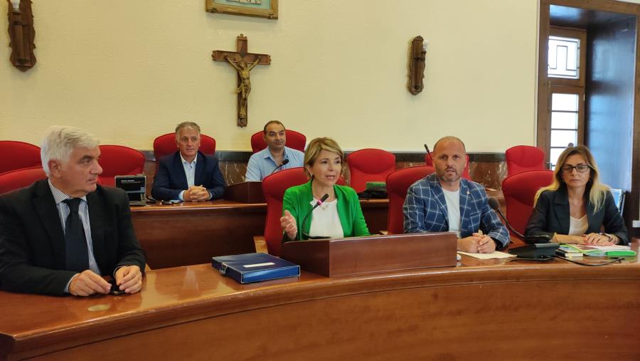 Vibo, da Mario Biondi a Malika Ayane: il sindaco presenta un’estate di musica e divertimento images Vibo, da Mario Biondi a Malika Ayane: il sindaco presenta un’estate di musica e divertimento