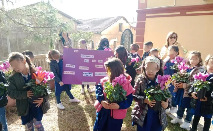 images Giornata della gentilezza a Vibo: protagoniste le scolaresche 