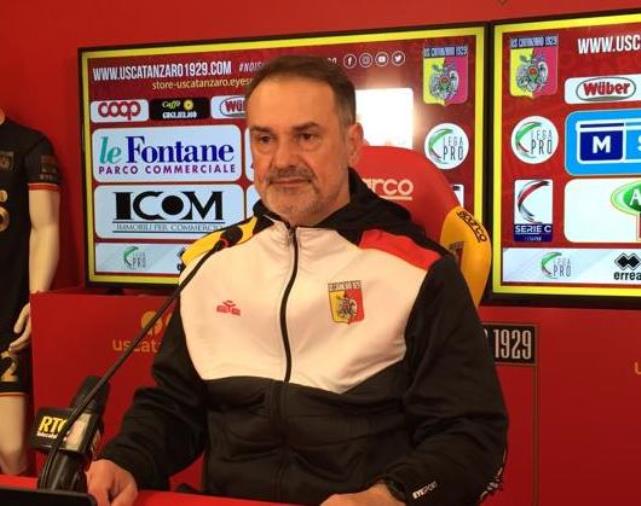 Us Catanzaro 1929, mister Vivarini dopo la sconfitta interna con il Bari: "Risultato figlio di episodi, la prestazione l'abbiamo fatta" images Us Catanzaro 1929, mister Vivarini dopo la sconfitta interna con il Bari: "Risultato figlio di episodi, la prestazione l'abbiamo fatta"