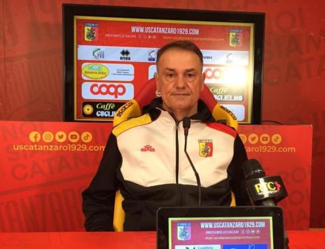 Us Catanzaro 1929, il tecnico Vivarini alla vigilia della trasferta di Taranto: "Sarà una partita dura e intensa" images Us Catanzaro 1929, il tecnico Vivarini alla vigilia della trasferta di Taranto: "Sarà una partita dura e intensa"
