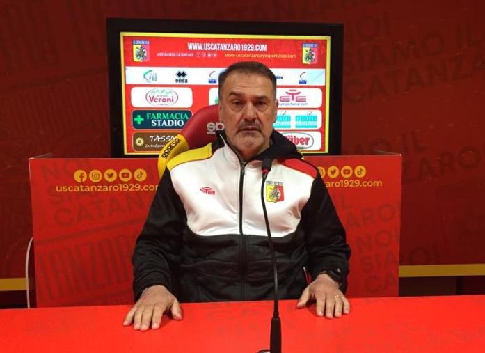 images Us Catanzaro 1929, mister Vivarini alla vigilia del big match con il Bari: "Gara di alto livello, se giochiamo come sappiamo il risultato arriva"