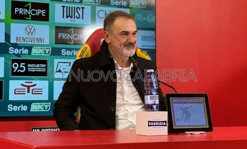 images Catanzaro, Vivarini guarda a Crotone: "Avversario di tutto rispetto, ci prepariamo bene"