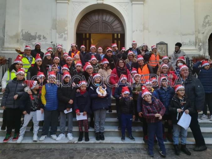 Con ‘Voci di Natale’ a Gagliano torna la tradizione della strenna natalizia
images Con ‘Voci di Natale’ a Gagliano torna la tradizione della strenna natalizia
