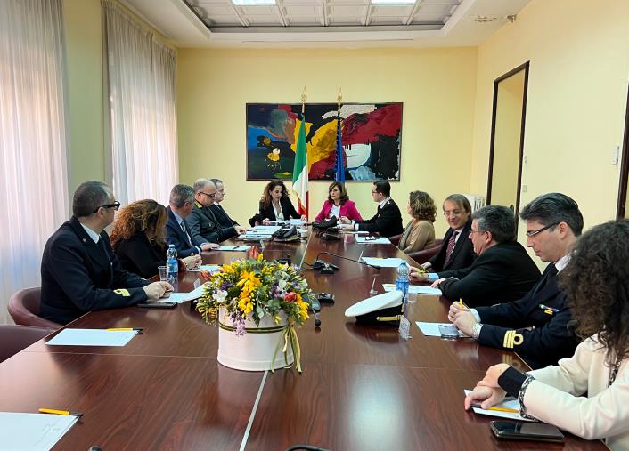 Prefettura Cosenza, riunione con il sottosegretario Wanda Ferro images Prefettura Cosenza, riunione con il sottosegretario Wanda Ferro
