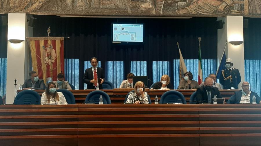 images Catanzaro. Consiglio comunale: Angotti, Ciciarello e Renda da Forza Italia al gruppo misto